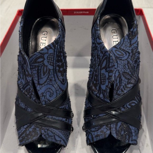 GUESS Women's Black and Blue Patterned Heels - Picture 1 of 6